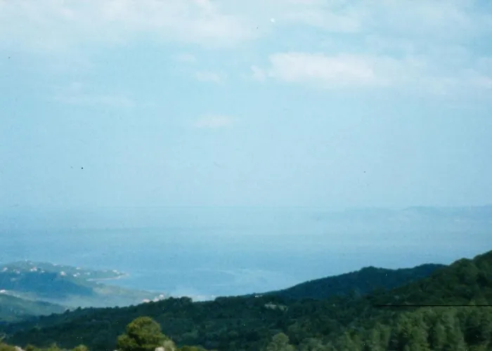 A Luna Rossa Coti-Chiavari (Corsica)